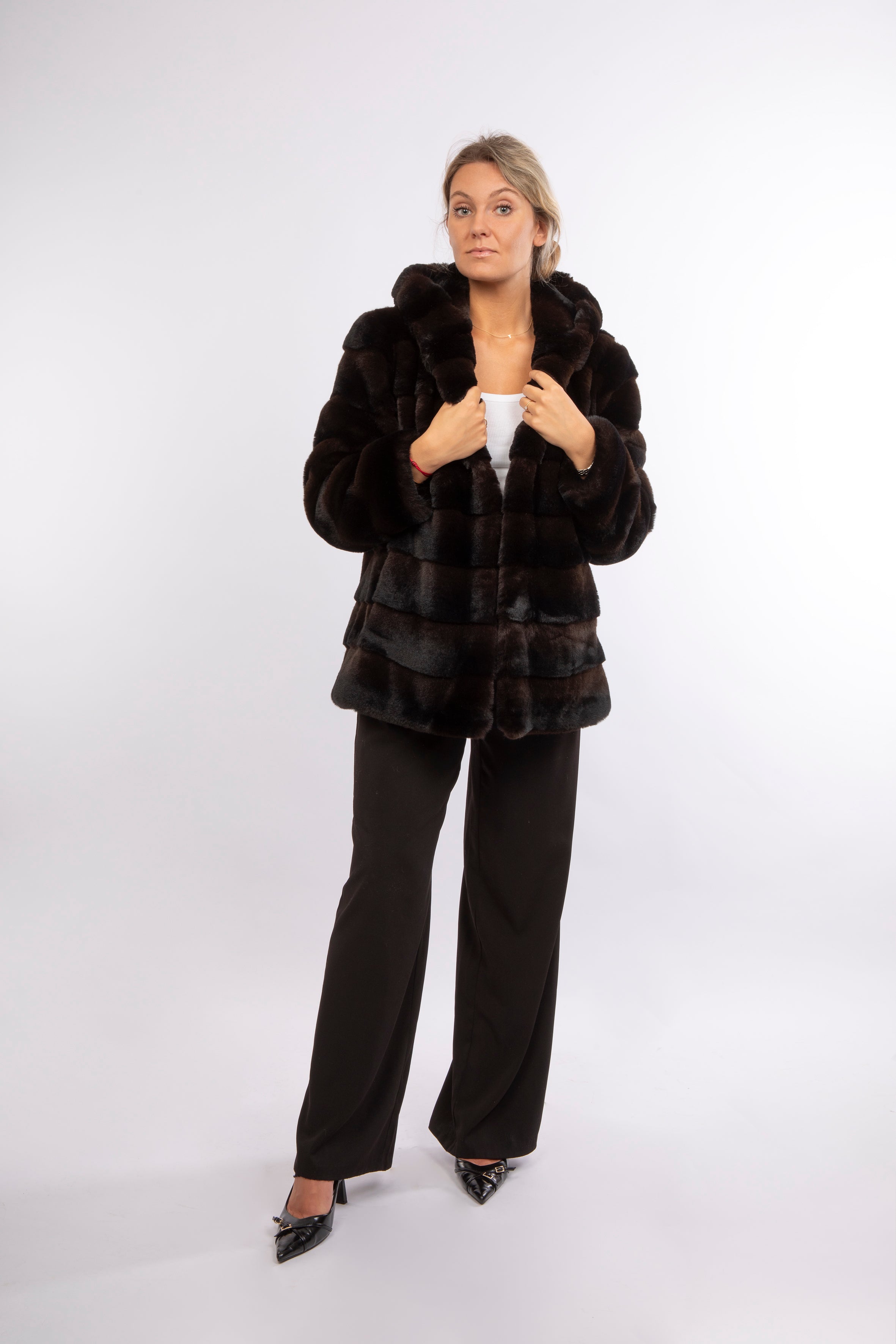 jacke-mit-pelzkragen-damen