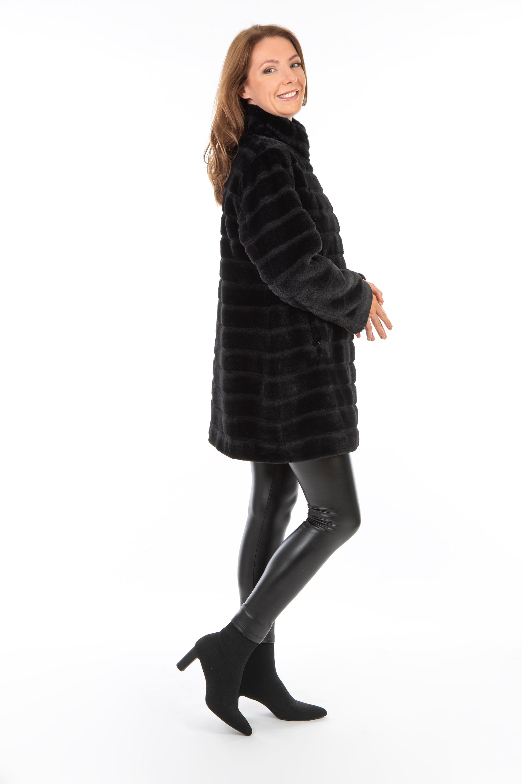 Teddy Mantel Schwarz