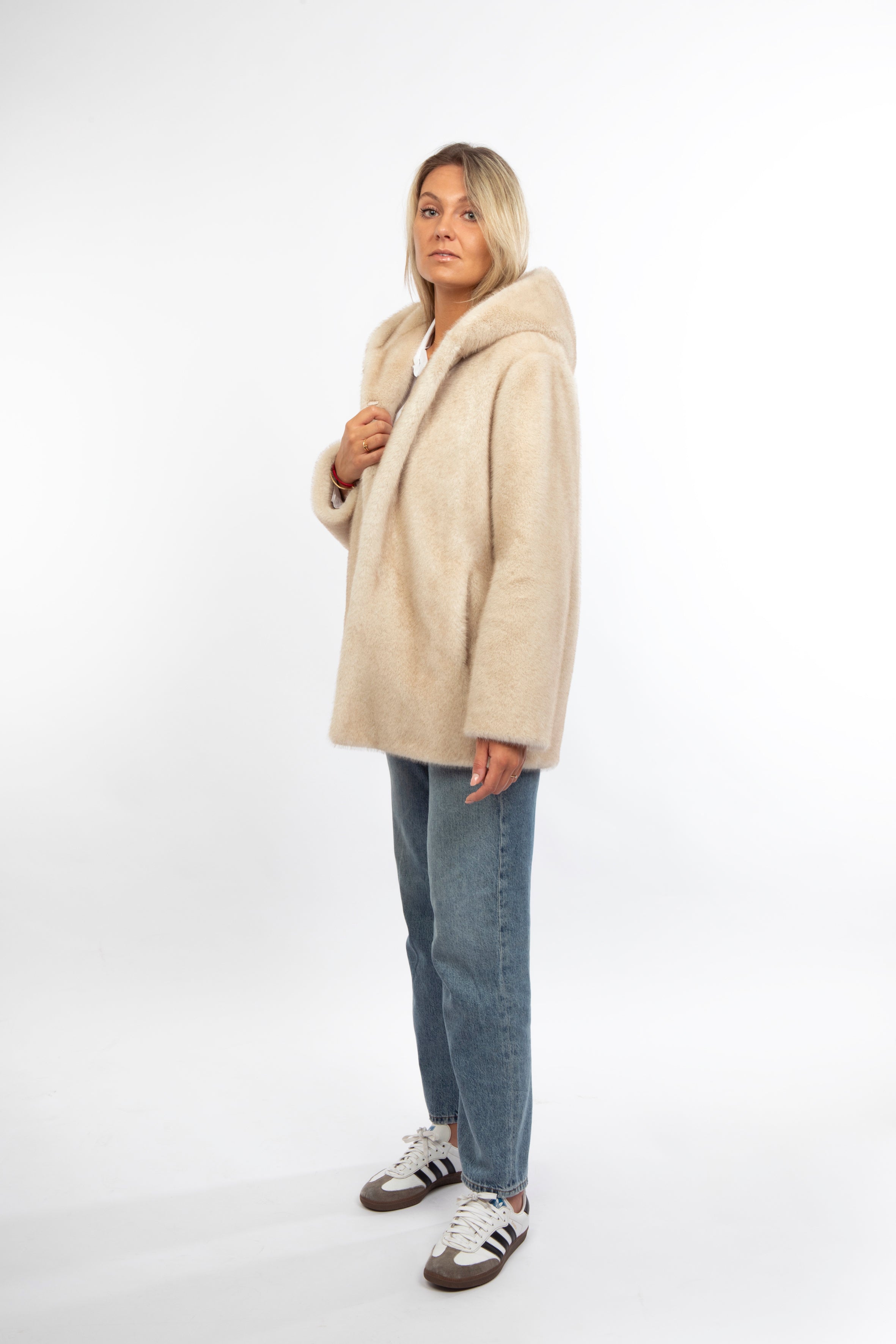 kurzjacke-damen-elegant