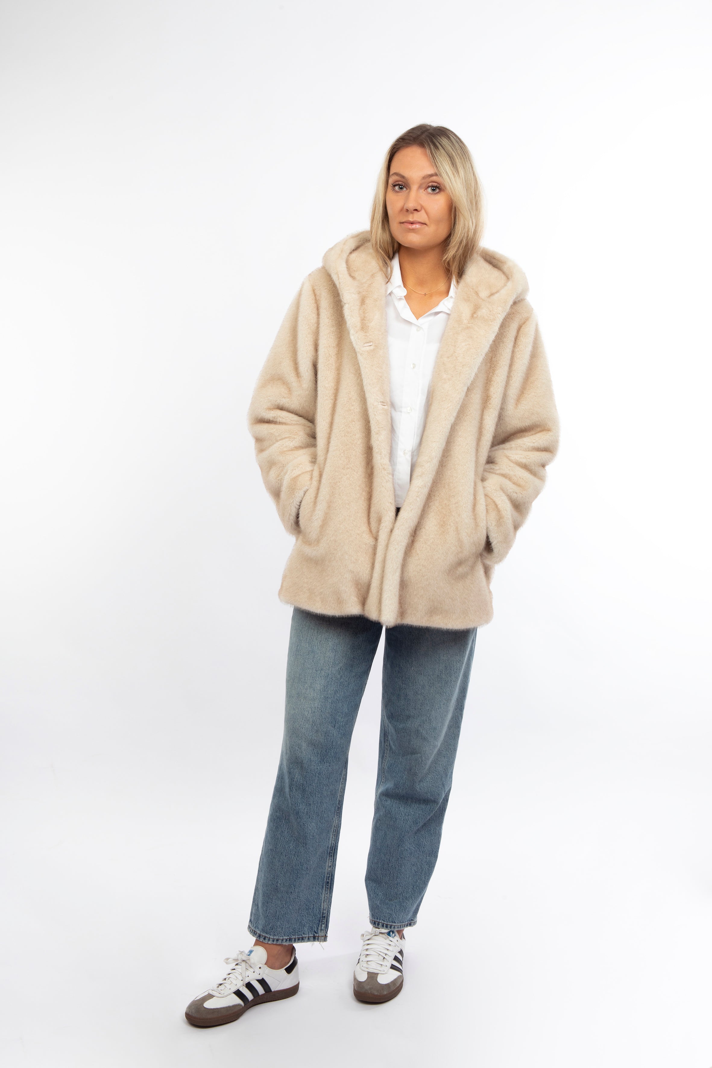 kurzjacke-damen-elegant