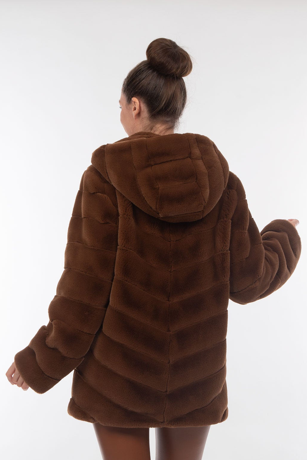 Fake fur Jacke mit Kapuze