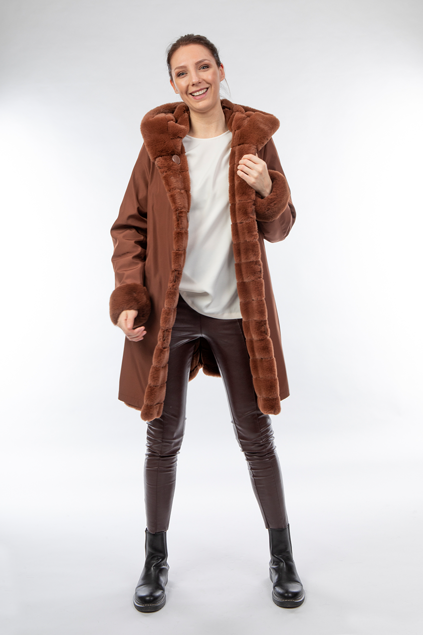 Petite M. Wendemantel mit Kapuze in Kunstfell und Microfaser, Farbe Cognac