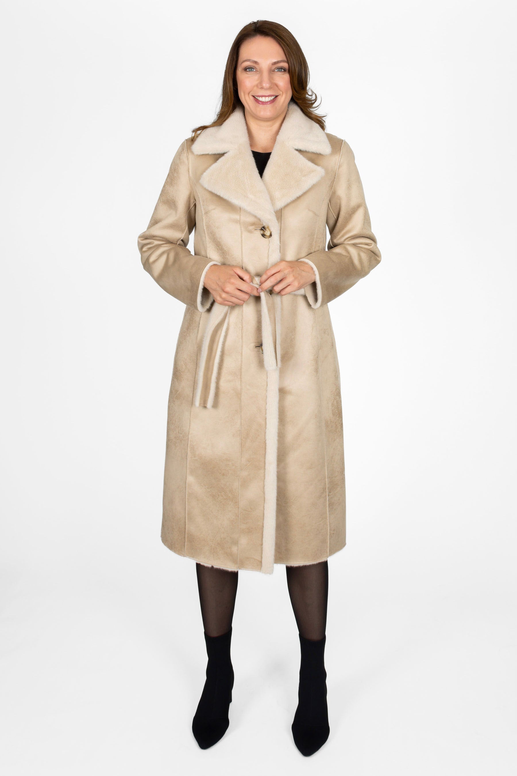 Langer Blazermantel Damen in Ecru, 110 cm, Faux Fur Optik mit Gürtel, Vorderansicht