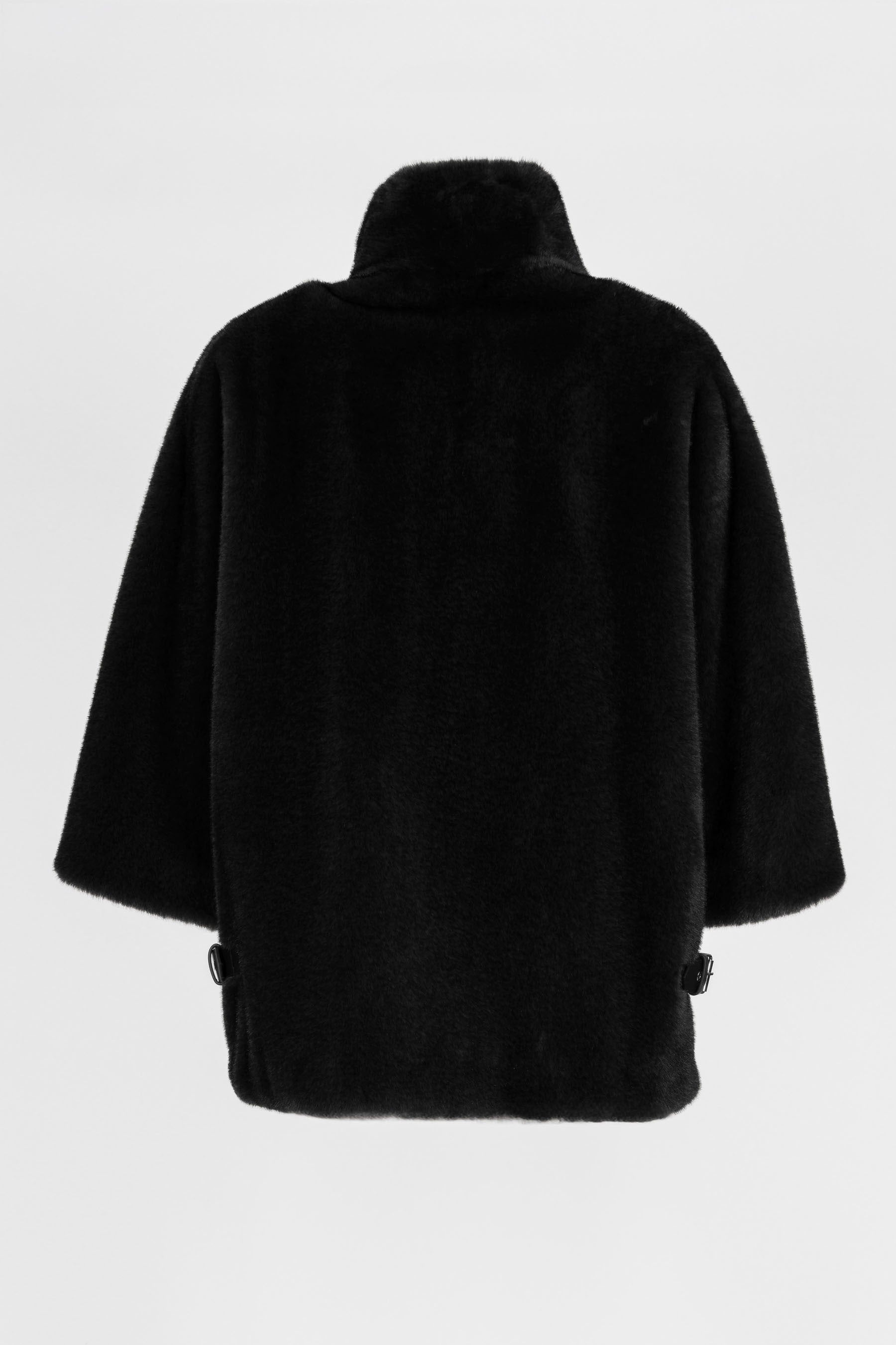 Cape Jacke Schwarz mit 3/4 Arm – leicht & locker fallend