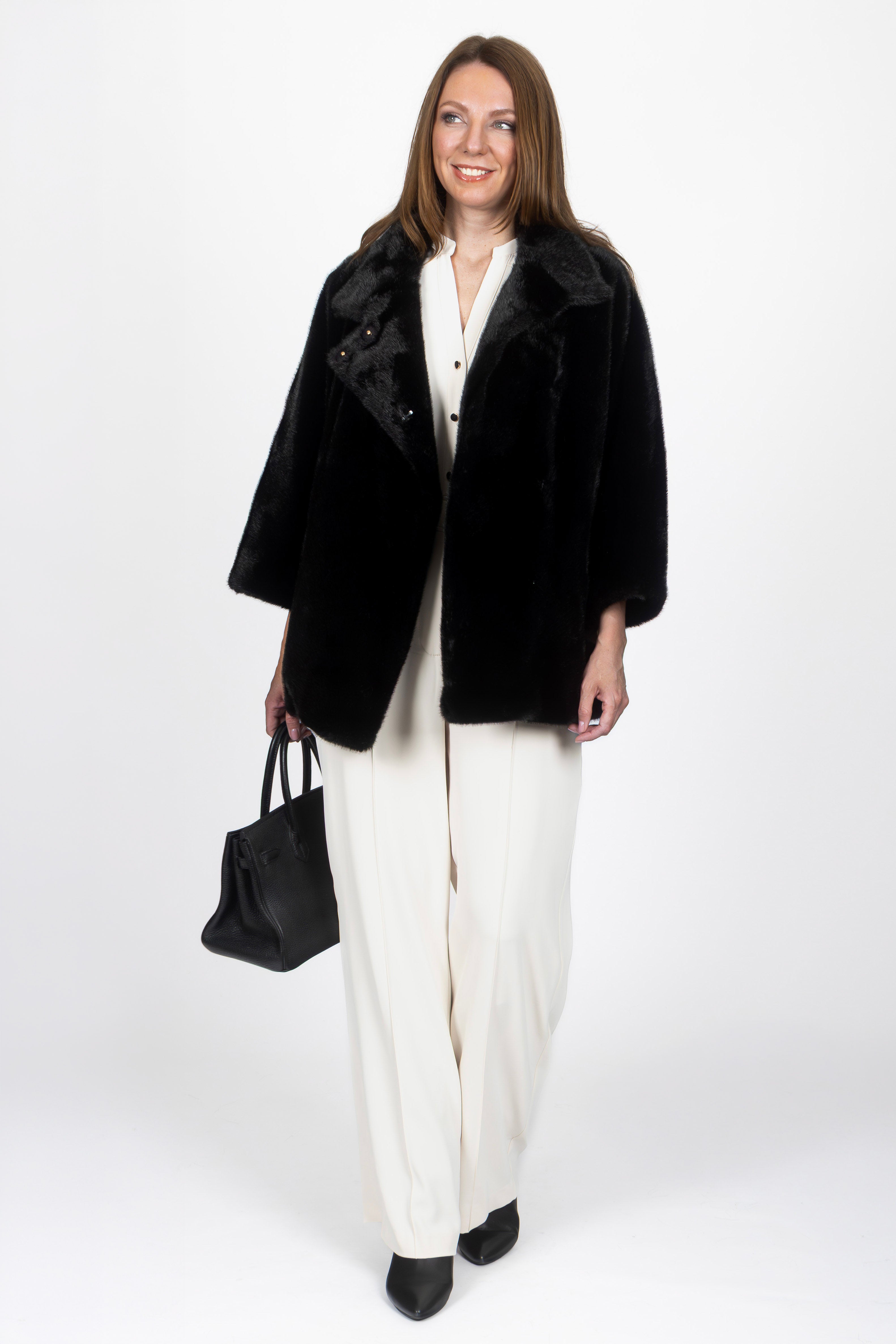 Locker fallende Cape-Jacke mit femininer Passform