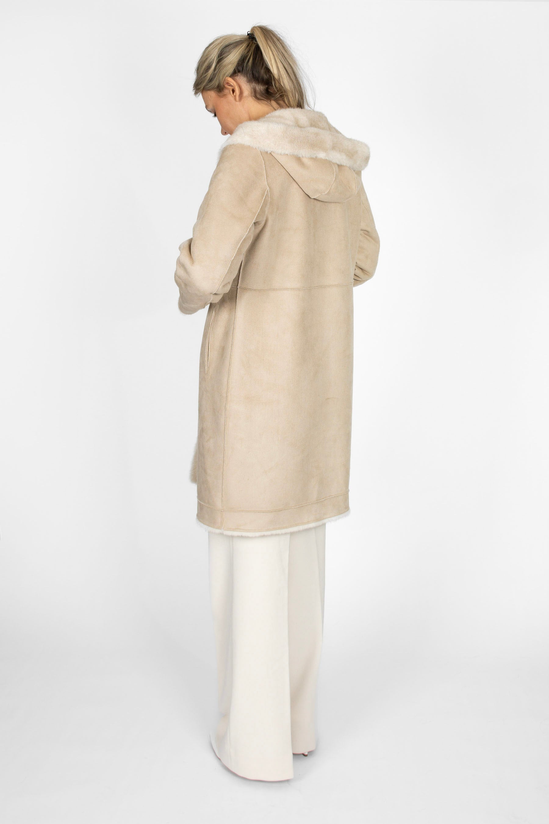 Fake Lammy Parka für Damen in Ecru, 95 cm, Seitenansicht