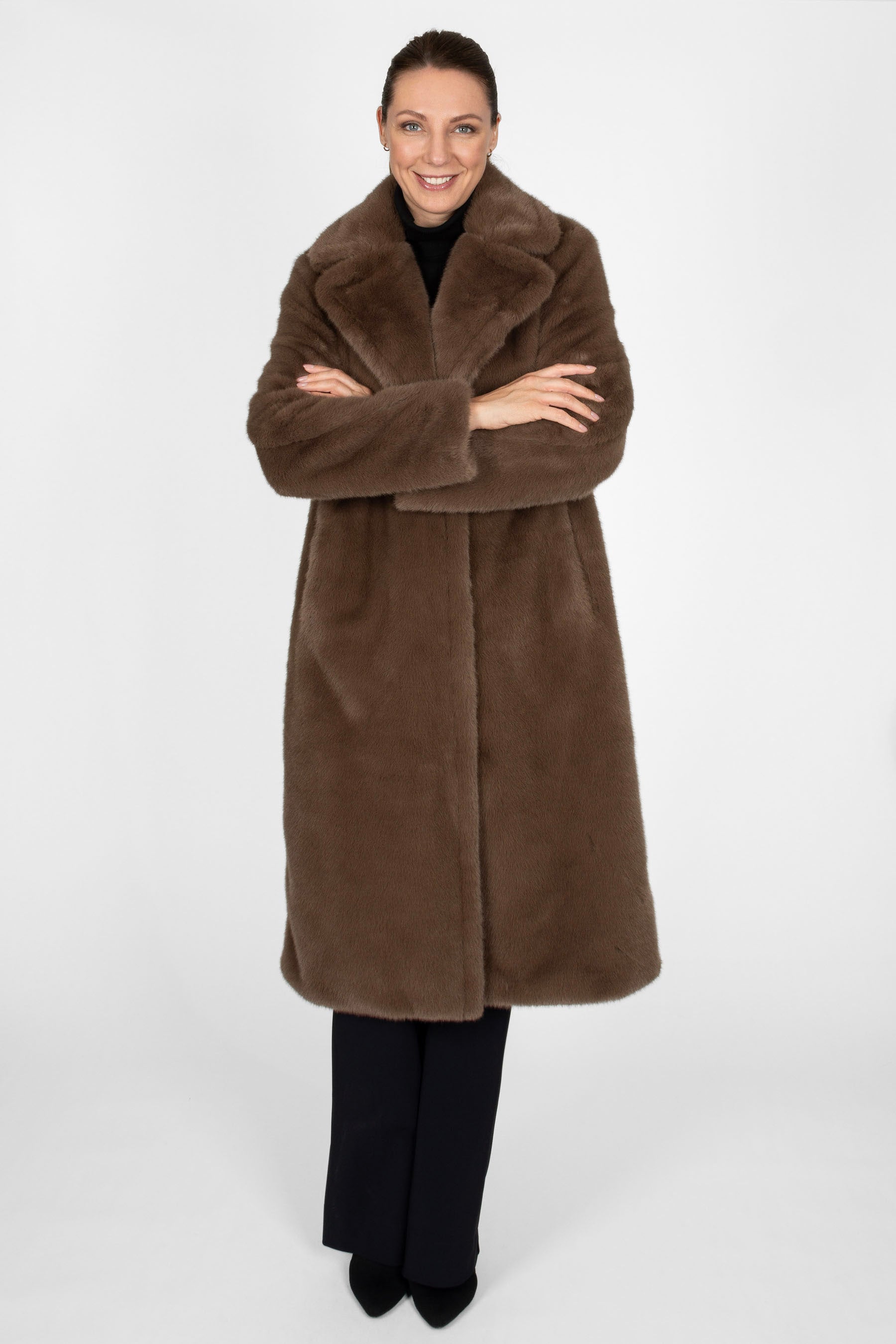 Langer Blazermantel Damen in Braun aus Faux Fur mit breiten Nähten, 112 cm, Vorderansicht
