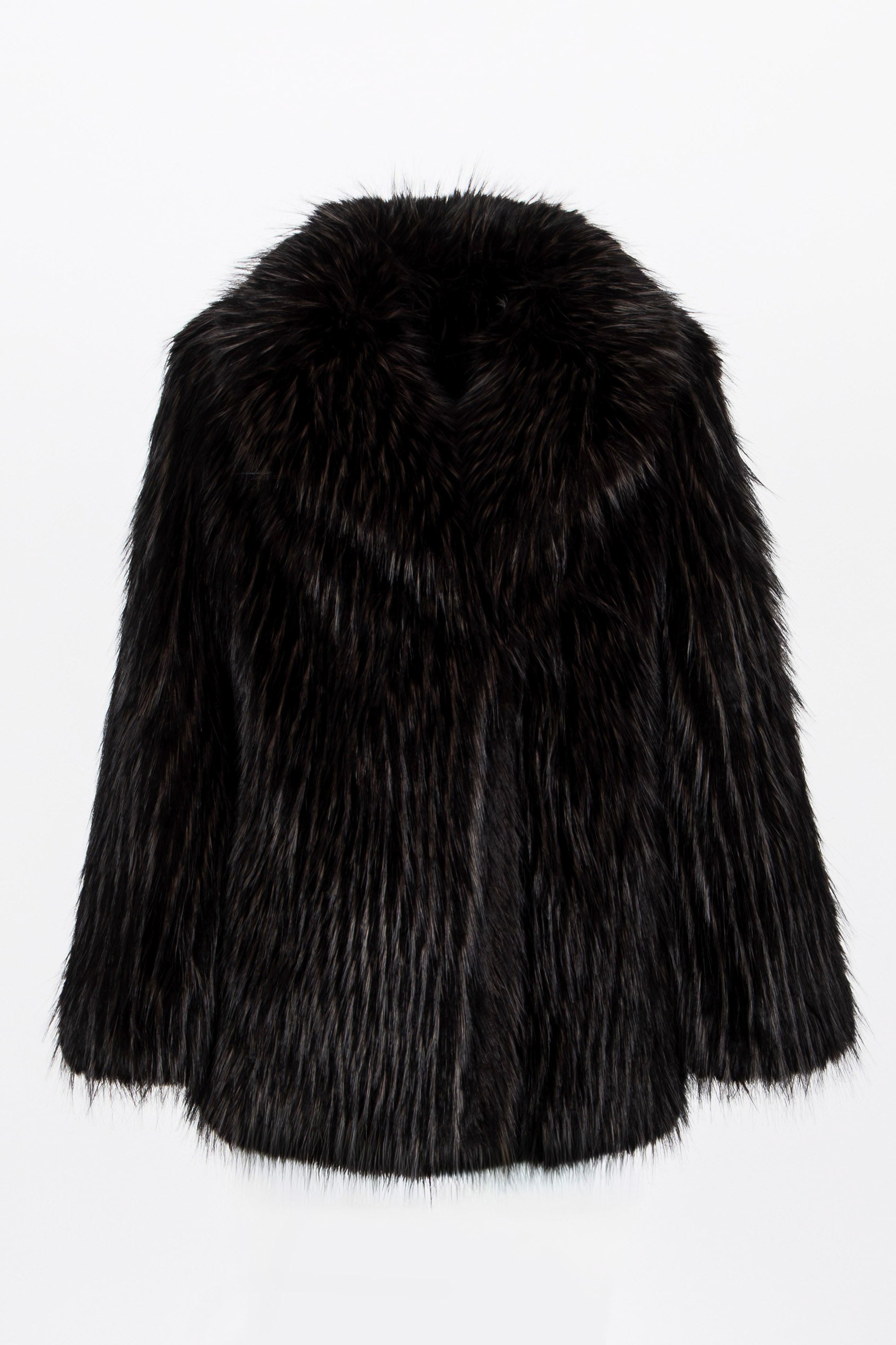 Kunstfelljacke mit auffälliger Two-Tone-Farbgebung.