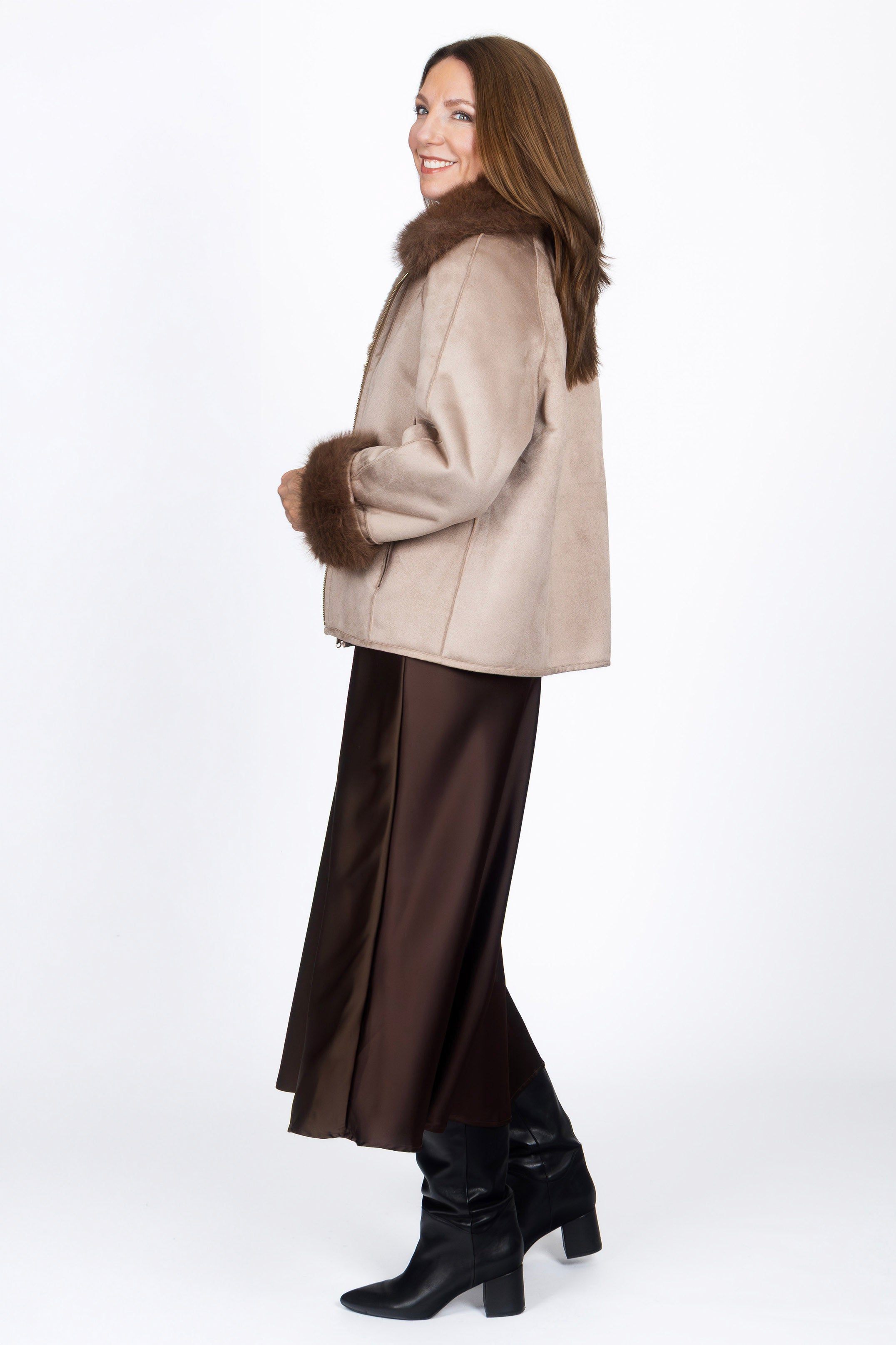 Oversized Kunstfelljacke mit Reißverschluss.