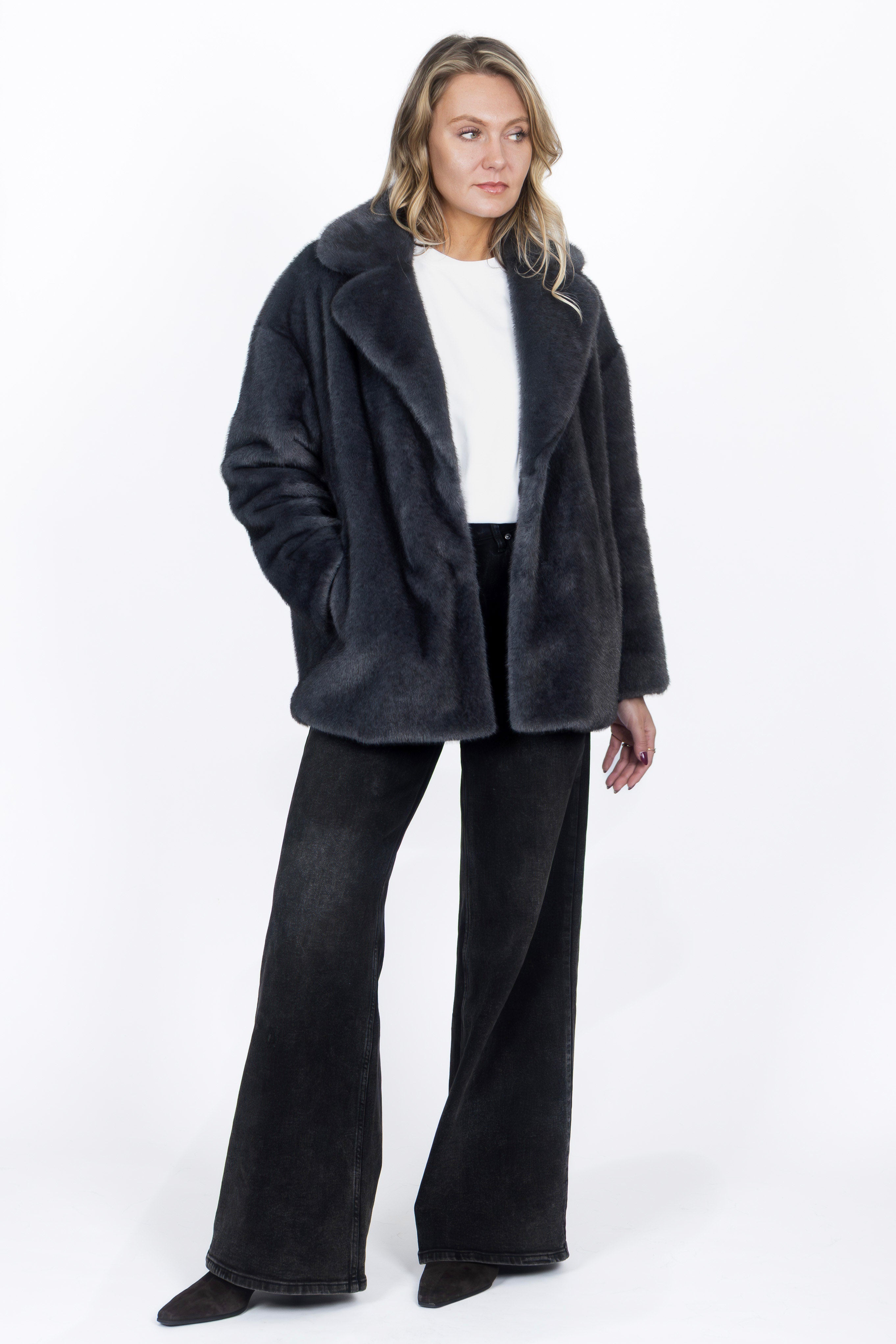 Oversized Damenjacke aus Kunstfell in Greyblue, Vorderansicht