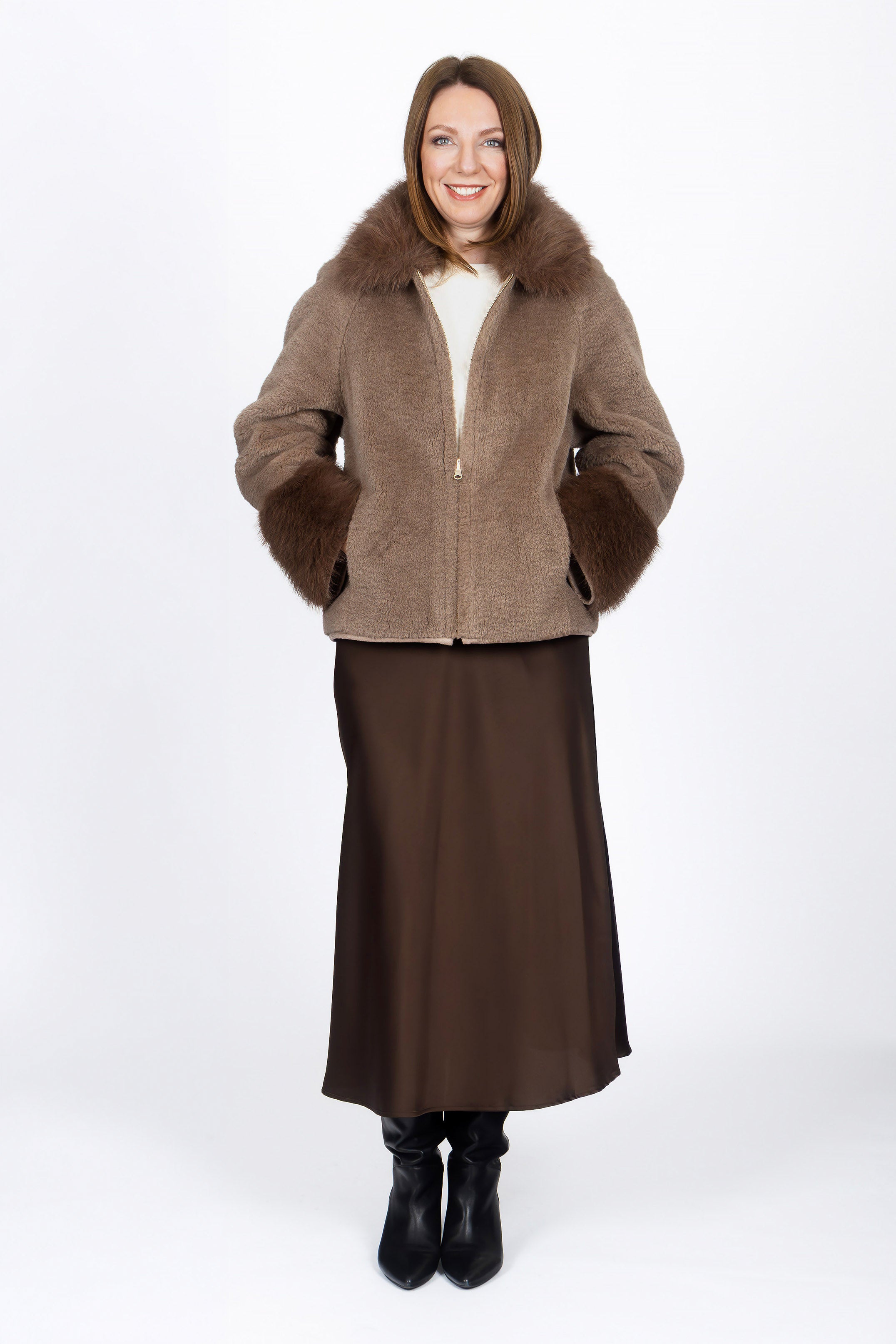 Oversized Damen-Wendejacke im Lammfell-Look, Vorderansicht.
