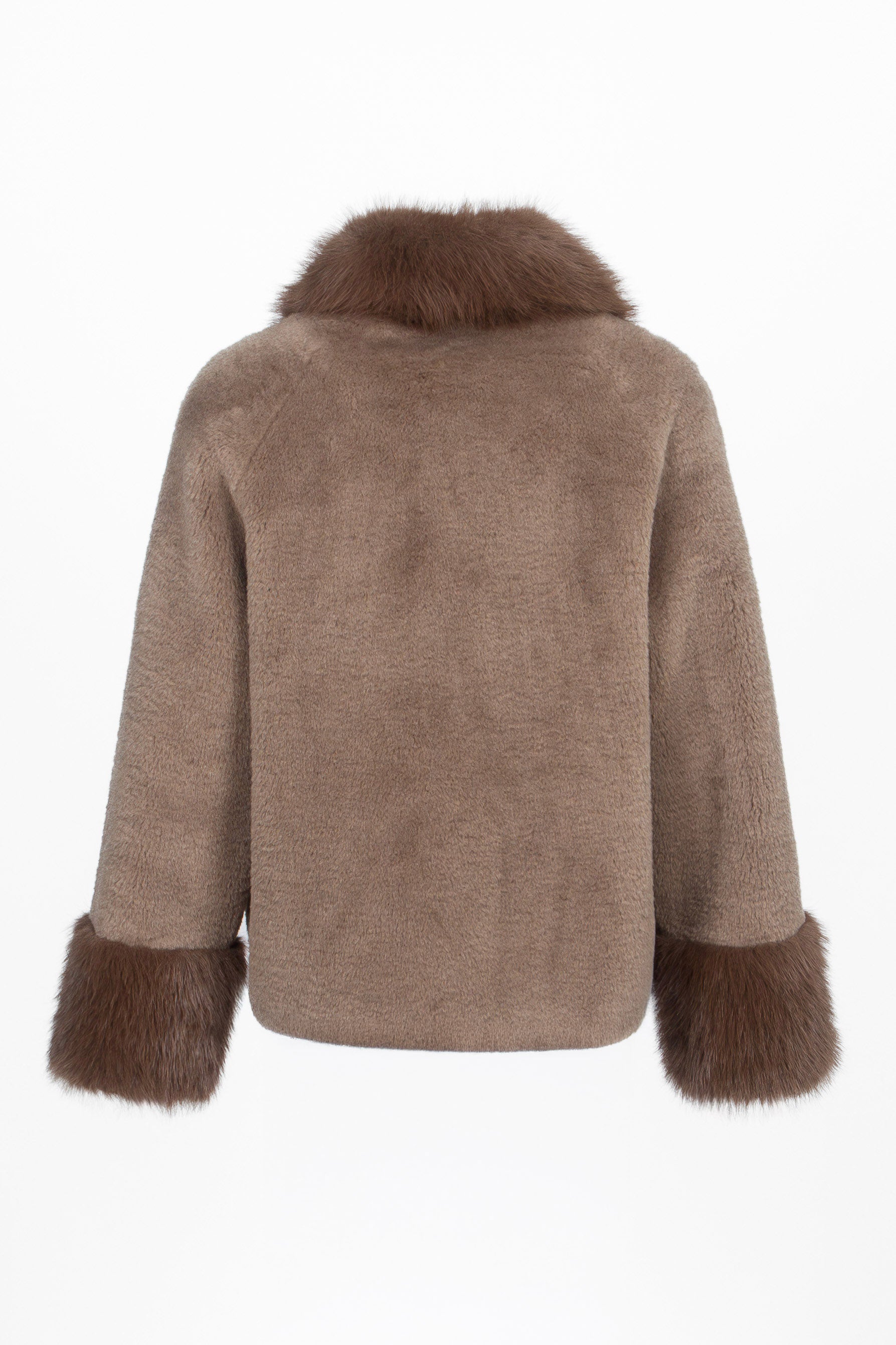 Oversized Damen-Wendejacke im Lammfell-Look, Rückansicht.