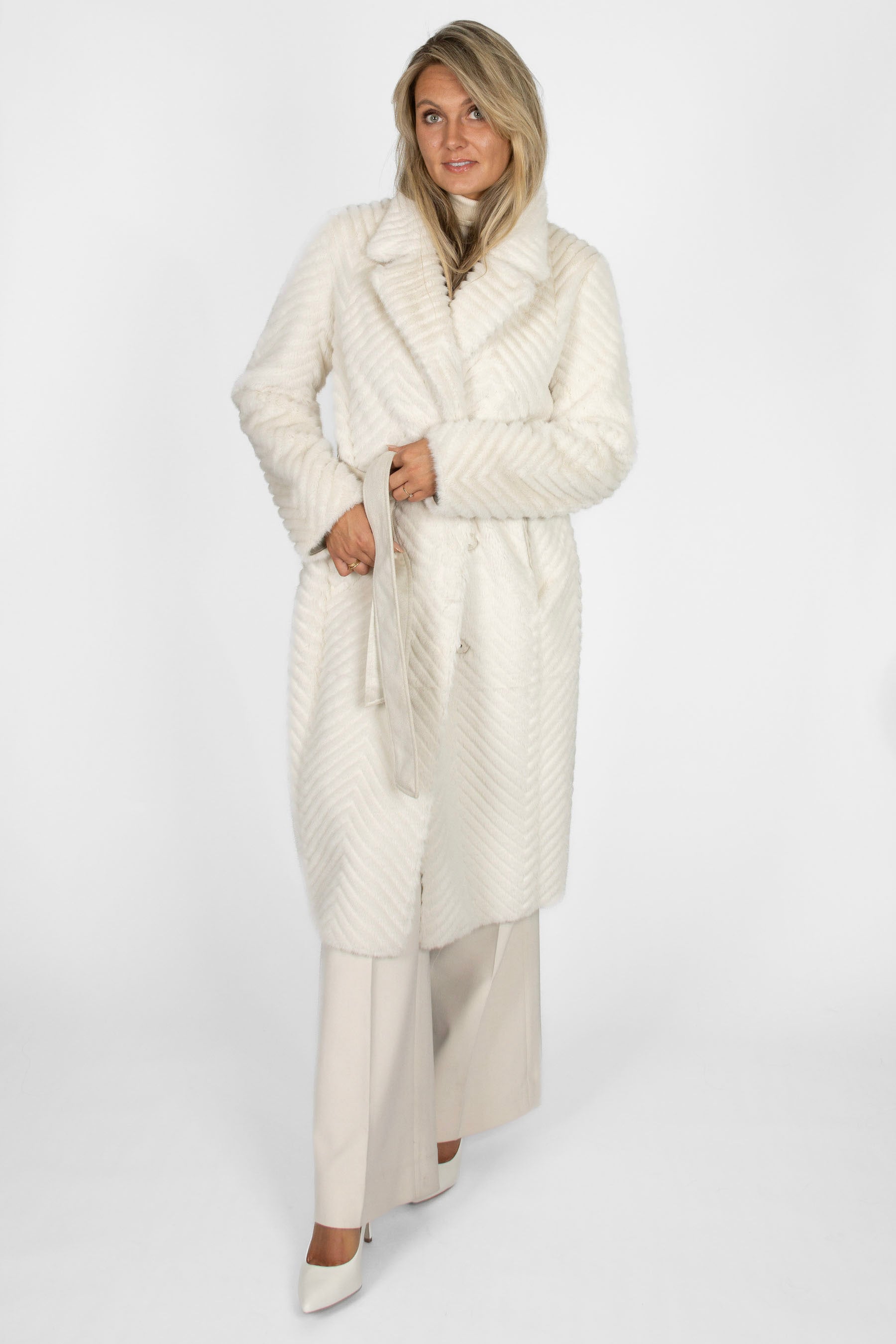 Wendbarer Trenchcoat Damen Ecru in Wildleder- und Felloptik, Frontansicht