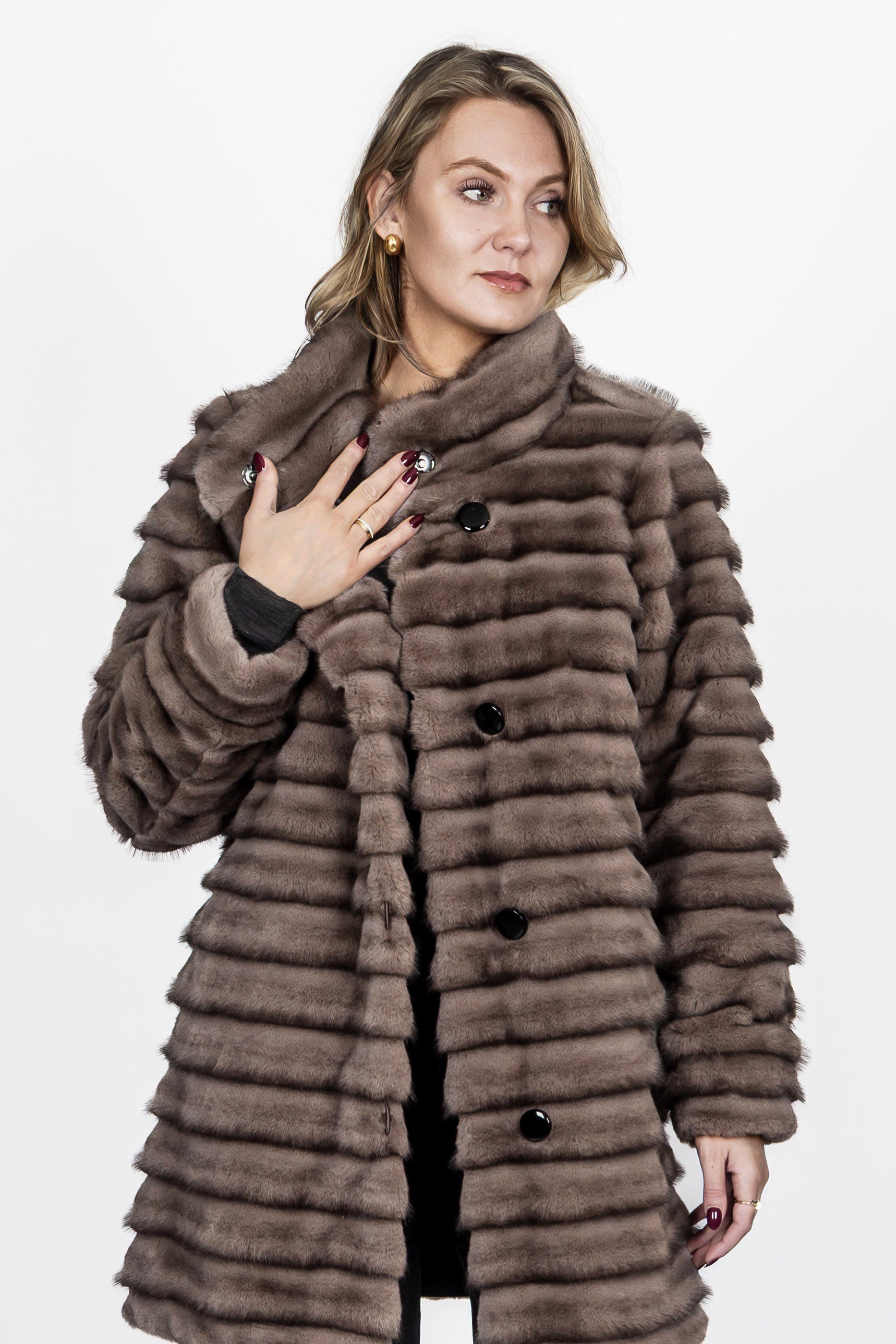Wendemantel Damen in Taupe/Black mit elegantem Stehkragen – Vorderansicht